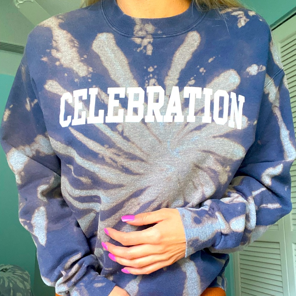CELEBRATION HANDMADE CREWNECK